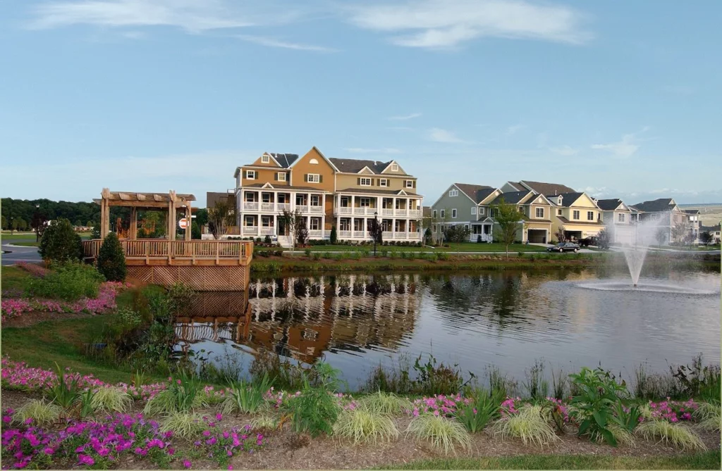 Bayside Fountain and Homes